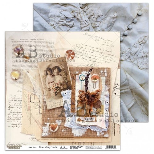 Arkusz papieru 30 x 30 Collected moments - One step back